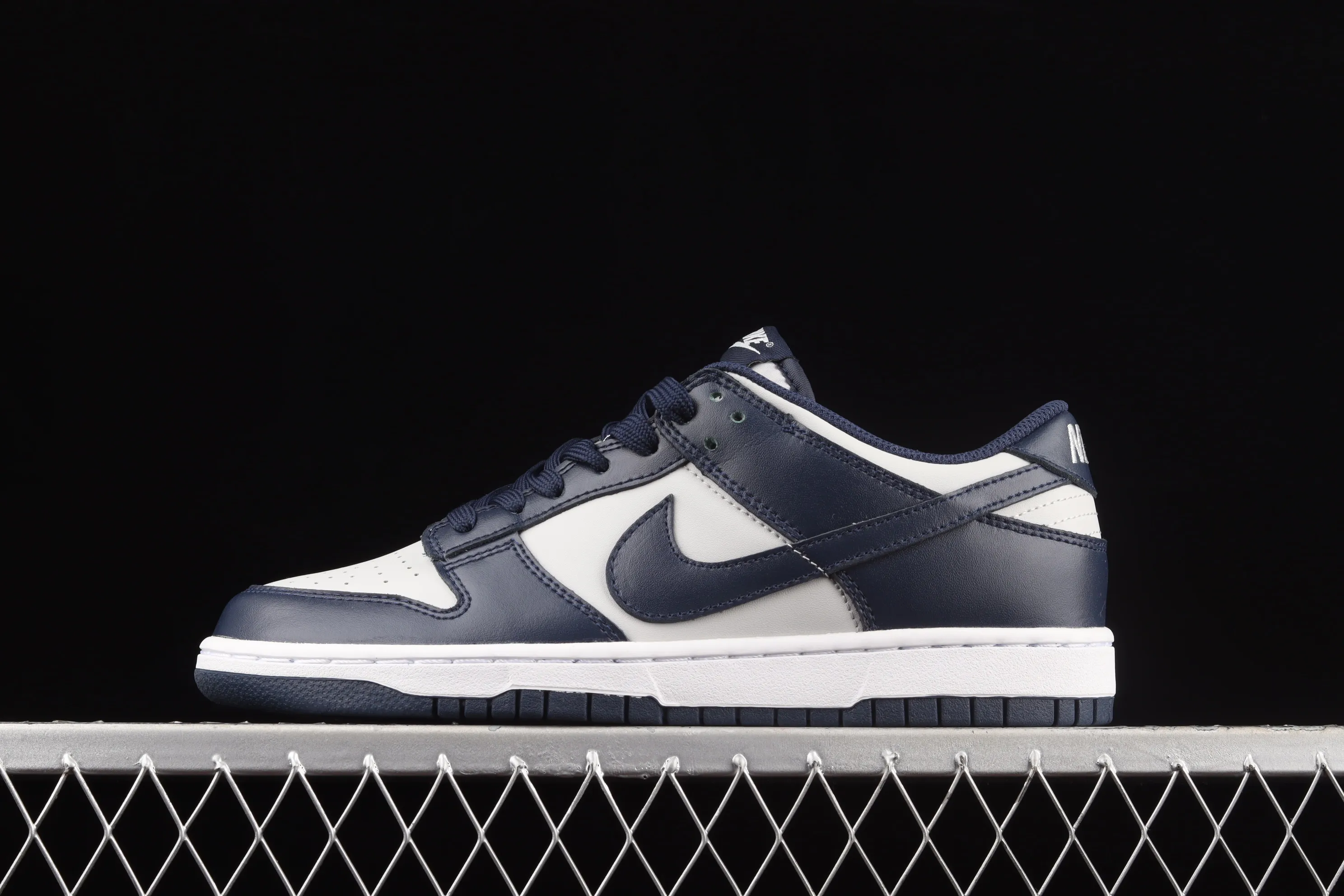 All Categories Nk SB Dunk Series Nk SB Dunk Low Low-top Sneakers Nk SB Dunk Low "Georgetown" Gray Blue Georgetown SB Smashing Backboard Fashion Casual Sneakers DD1391-003